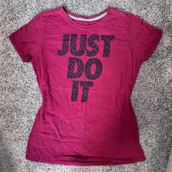 Nike red 'Just Do It' Tee - Picture 1 of 2